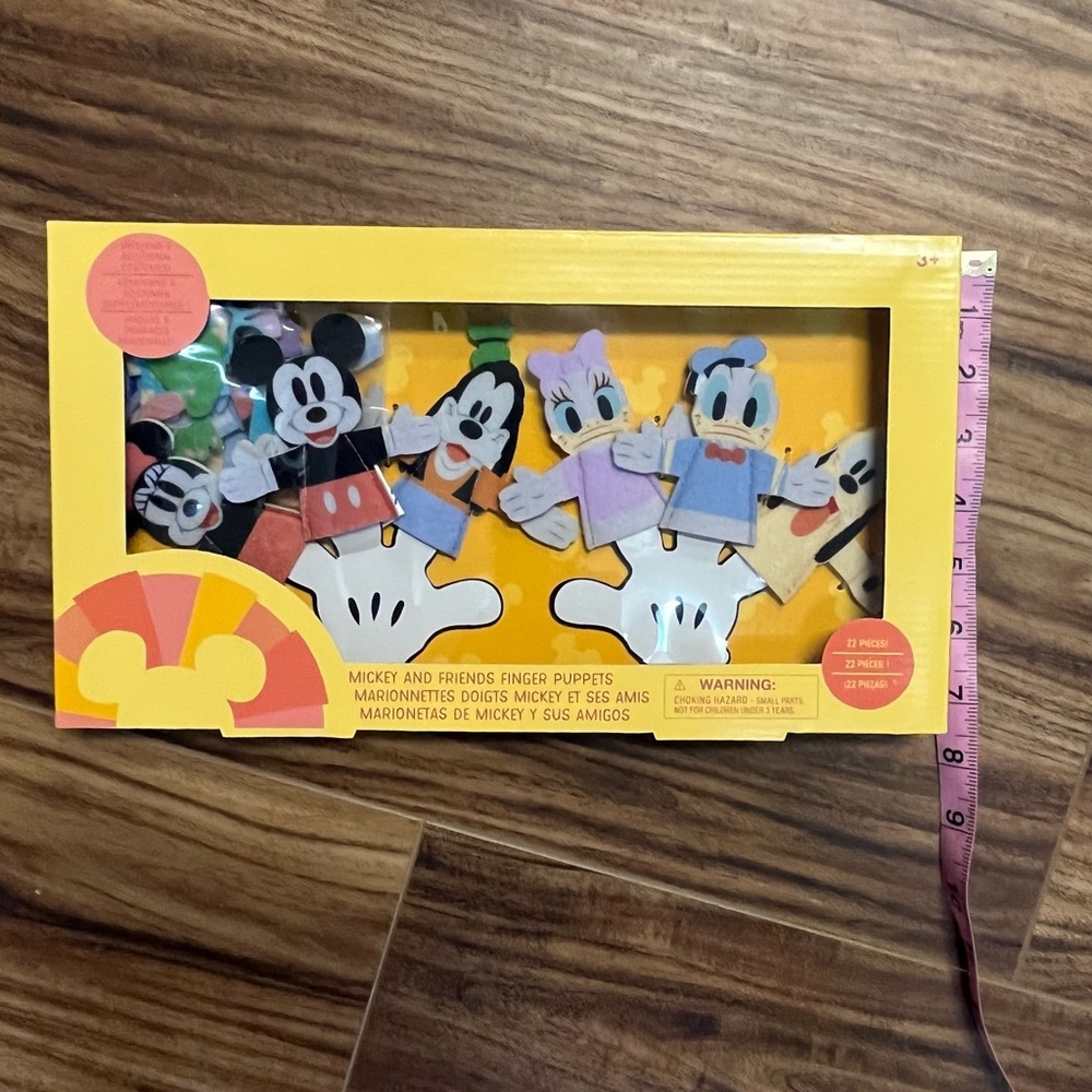 - - Disney Mickey and friends finger puppets new in box - Picture 3 of 5